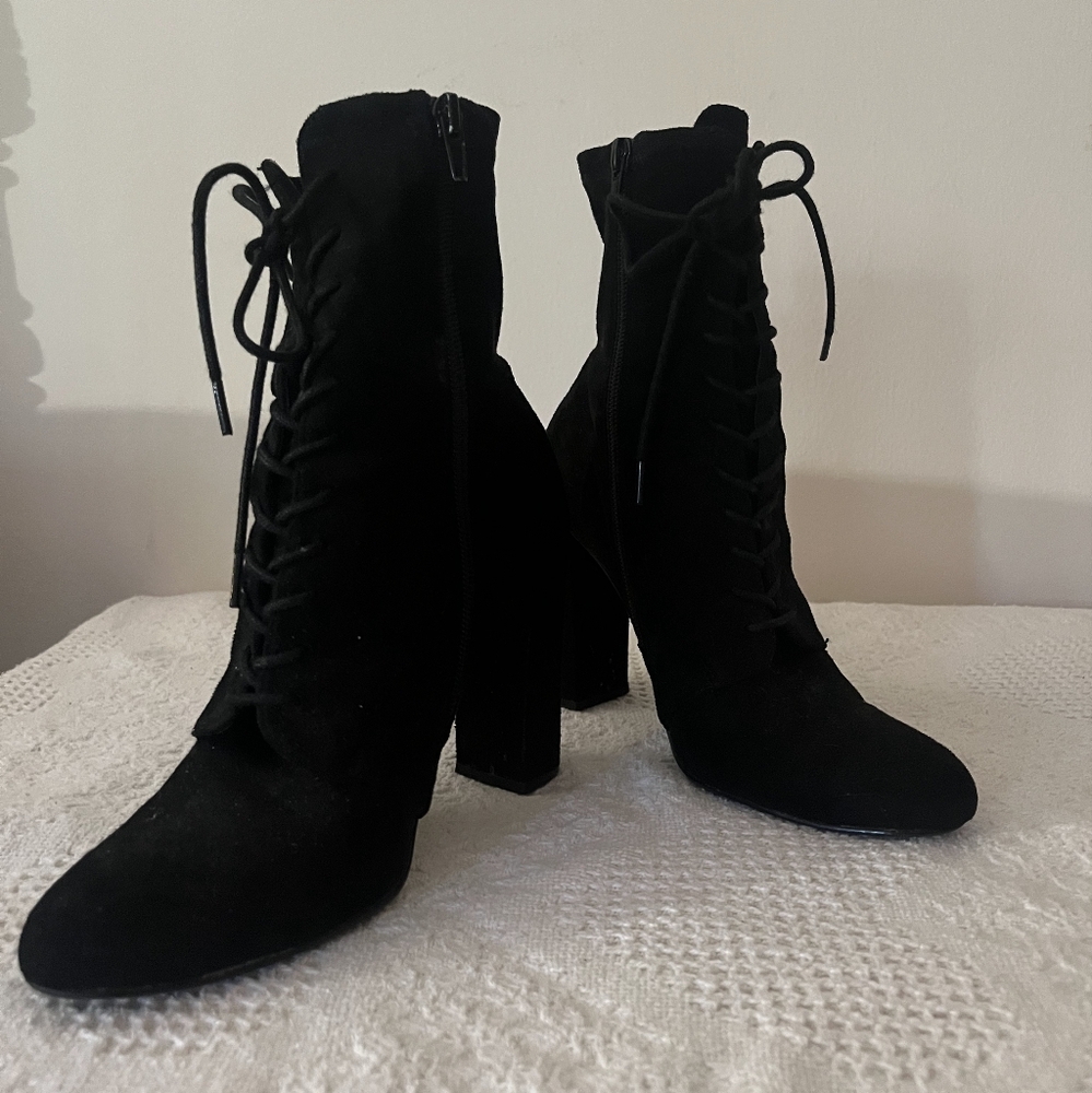 Steve Madden size 7 lace up zip up black Elley boots